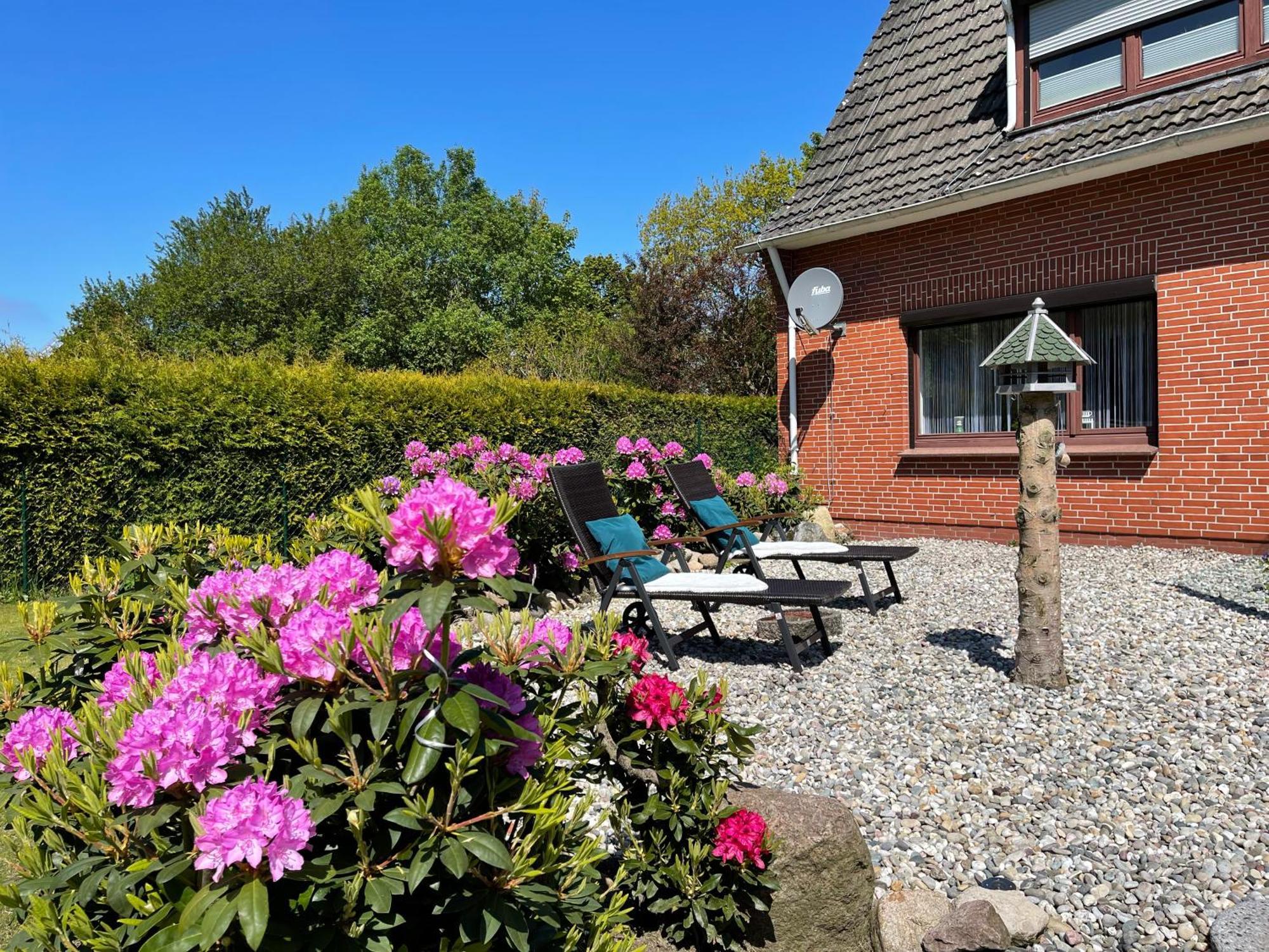 Ferienwohnung Im Erdgeschoss Mit Eingezaeunten Garten Und Terrasse Aurich Exterior foto