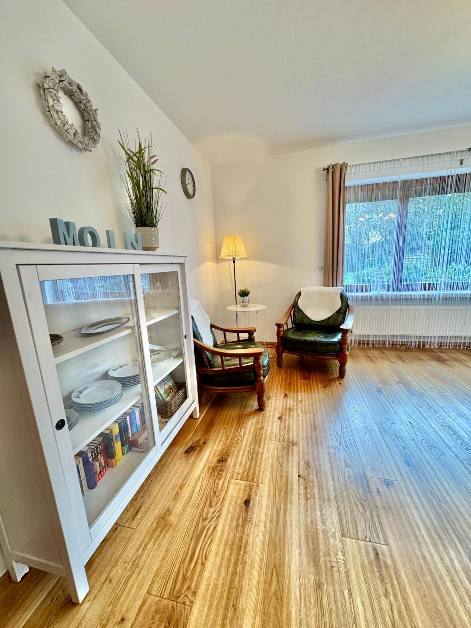 Ferienwohnung Im Erdgeschoss Mit Eingezaeunten Garten Und Terrasse Aurich Exterior foto